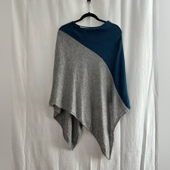 Celeste Wool Cashmere Blend Gray & Blue Knit Poncho One Size Fits All - Picture 2 of 6